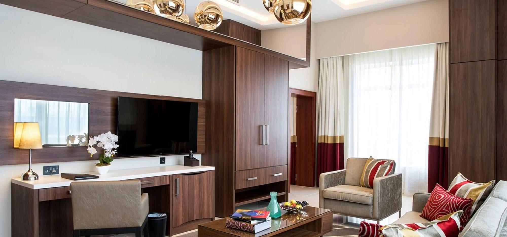Room In Lodge - The Envoy Hotel And Suites Abuja Exteriör bild