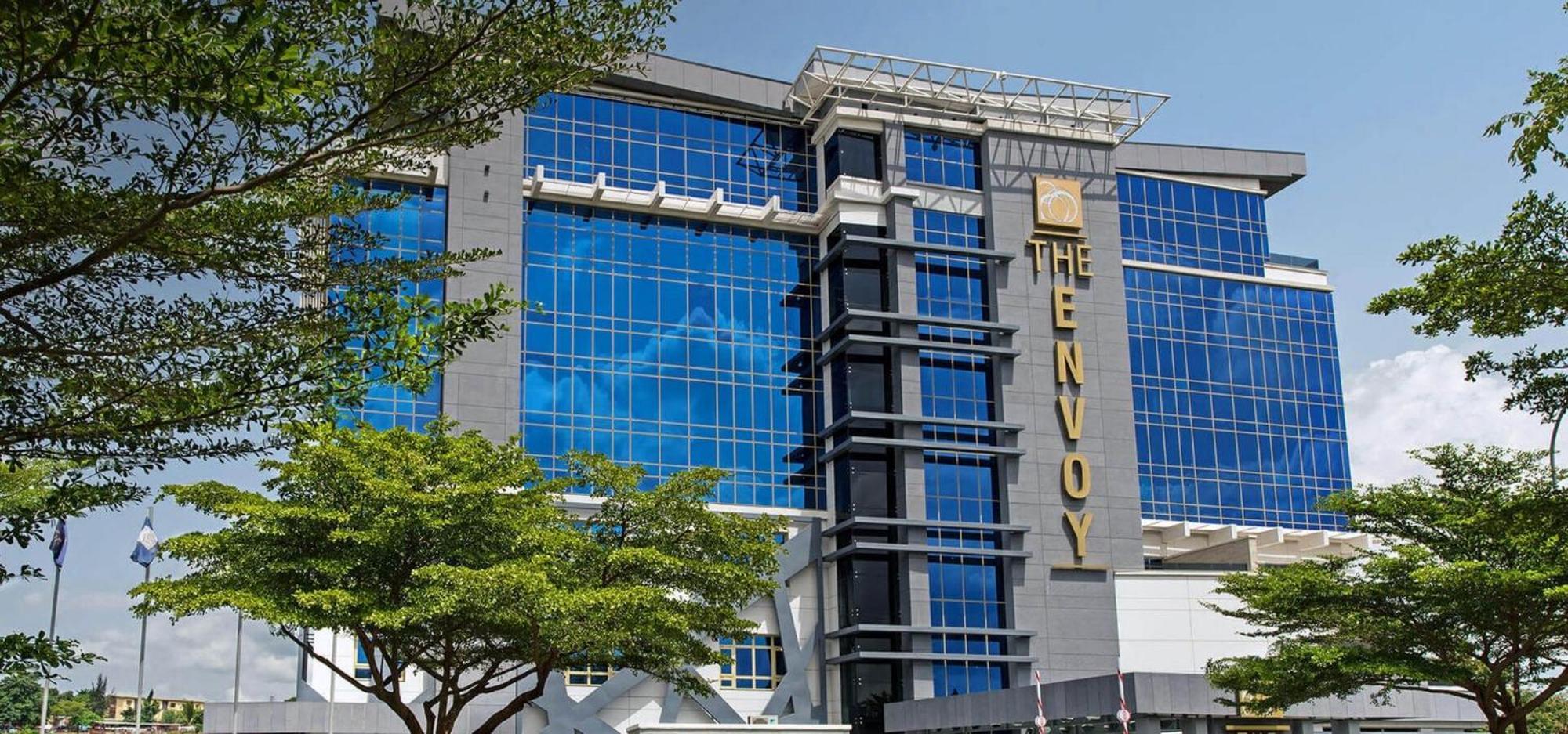 Room In Lodge - The Envoy Hotel And Suites Abuja Exteriör bild